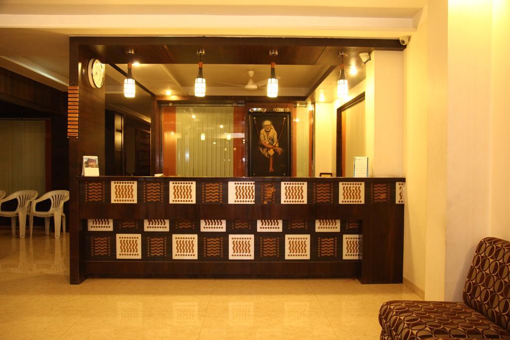 Hotel Sai Ramanand Shirdi Esterno foto