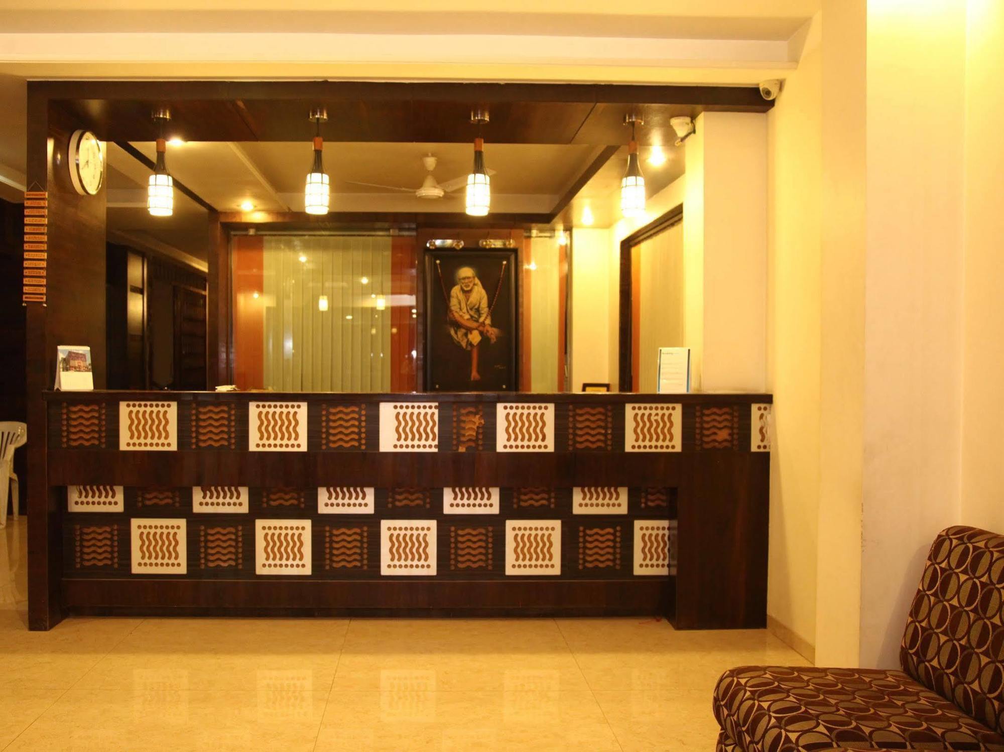 Hotel Sai Ramanand Shirdi Esterno foto