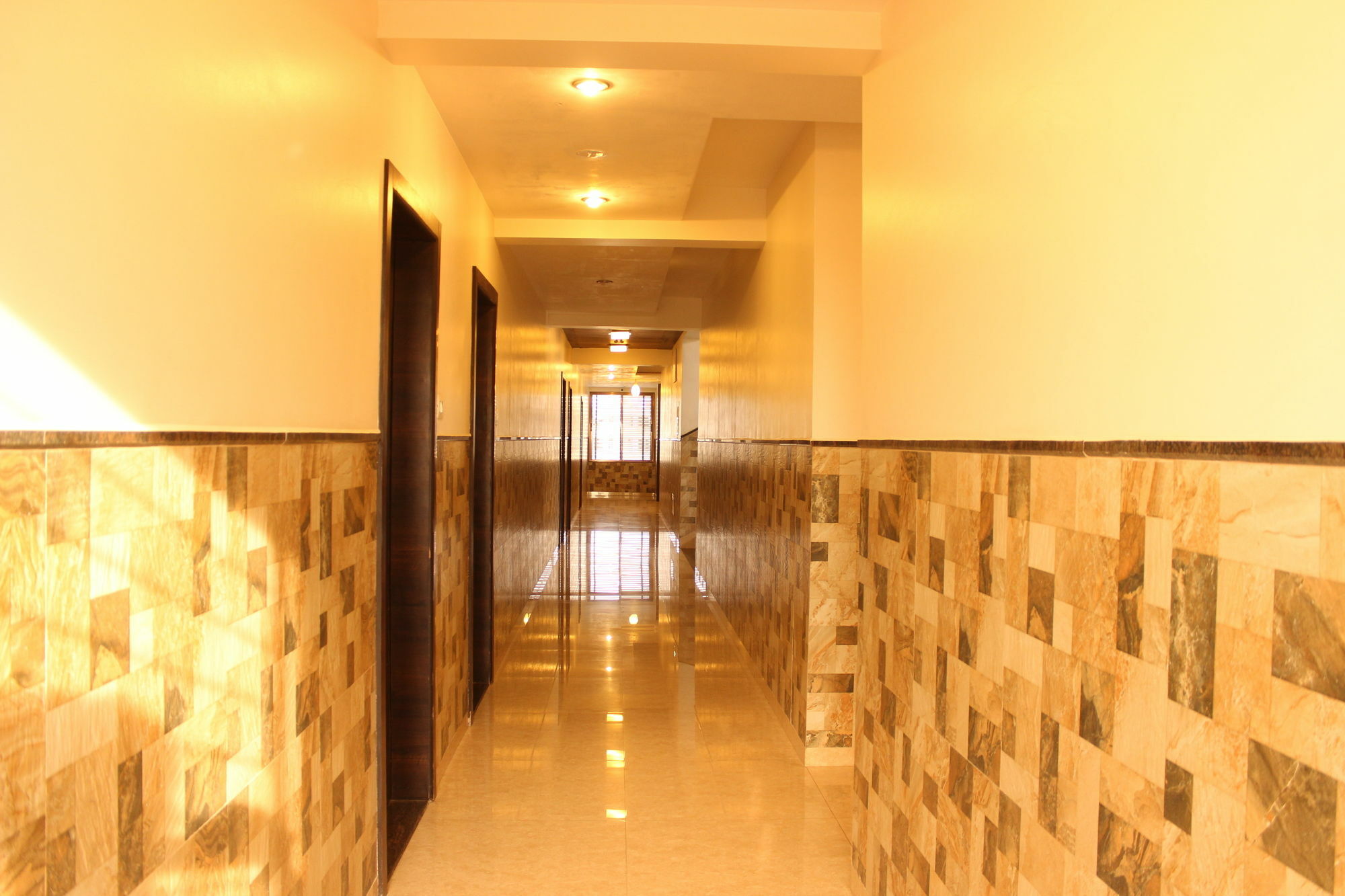 Hotel Sai Ramanand Shirdi Esterno foto